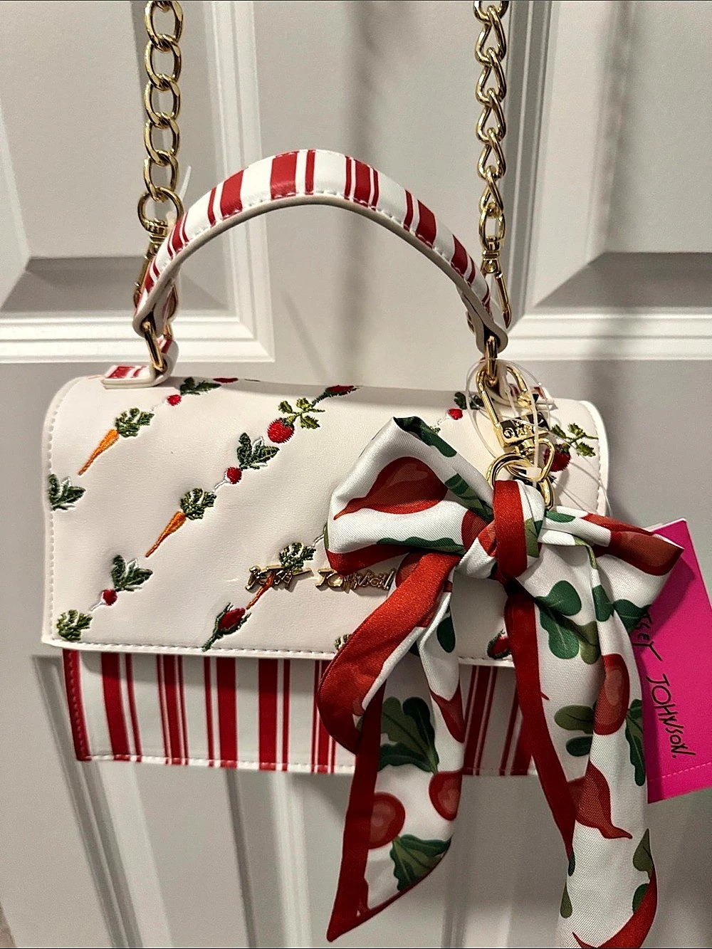 Betsey Johnson XOMYLO2 Vegetable Garden Crossbody Bag Shoulder Bag, Red & White